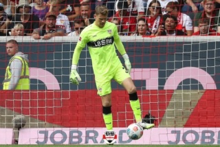 Geschenke für RB – Chabot drückt den Ball selbst über die Linie – Nübel patzt

Bericht ➡ VfB-exklusiv.de ( Link in der Story)