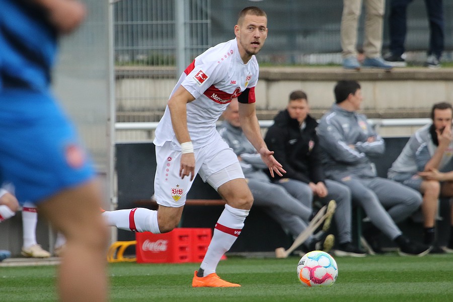 Anton spielt Innenverteidiger und führt den VfB zum Sieg über Heidenheim