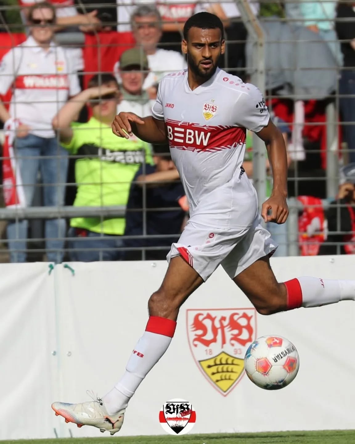 Josha Vagnoman feiert seinen 25. Geburtstag. Alles Gute.