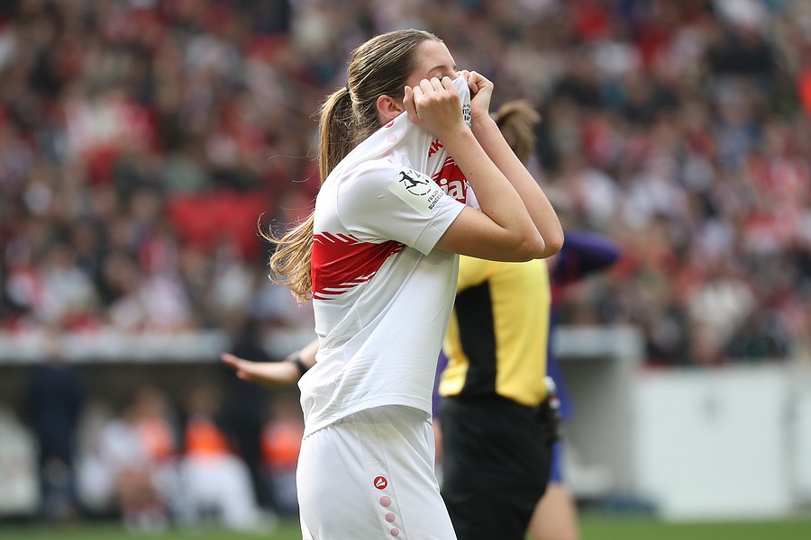 Arena-Premiere geht in die Hose – war die Kulisse noch eine Nummer zu groß?