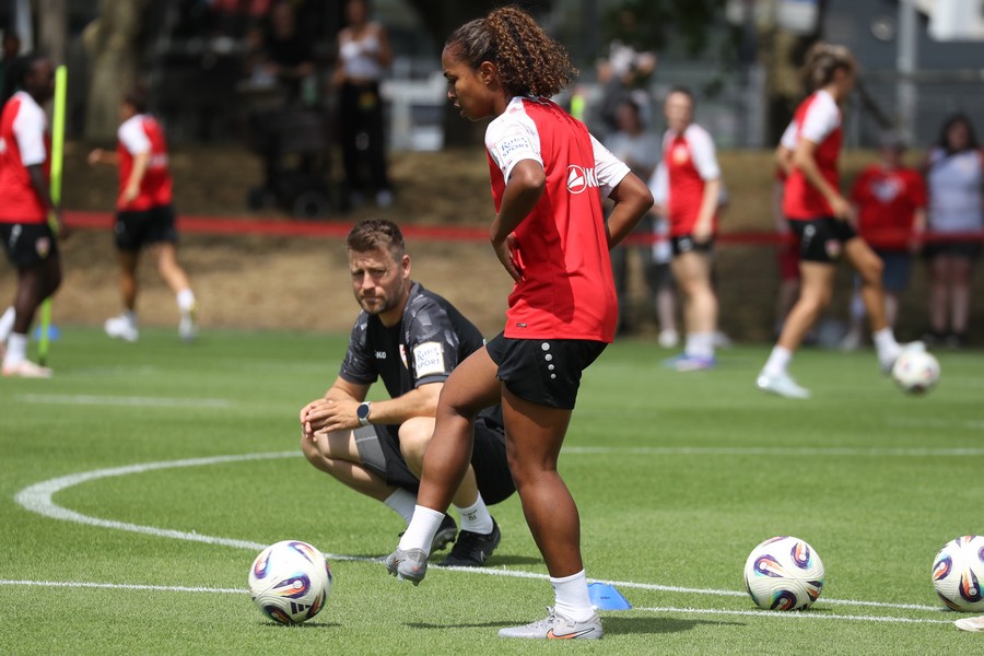 Erster öffentlicher Auftritt des neuen Bundesligisten – die VfB-Frauen legen los